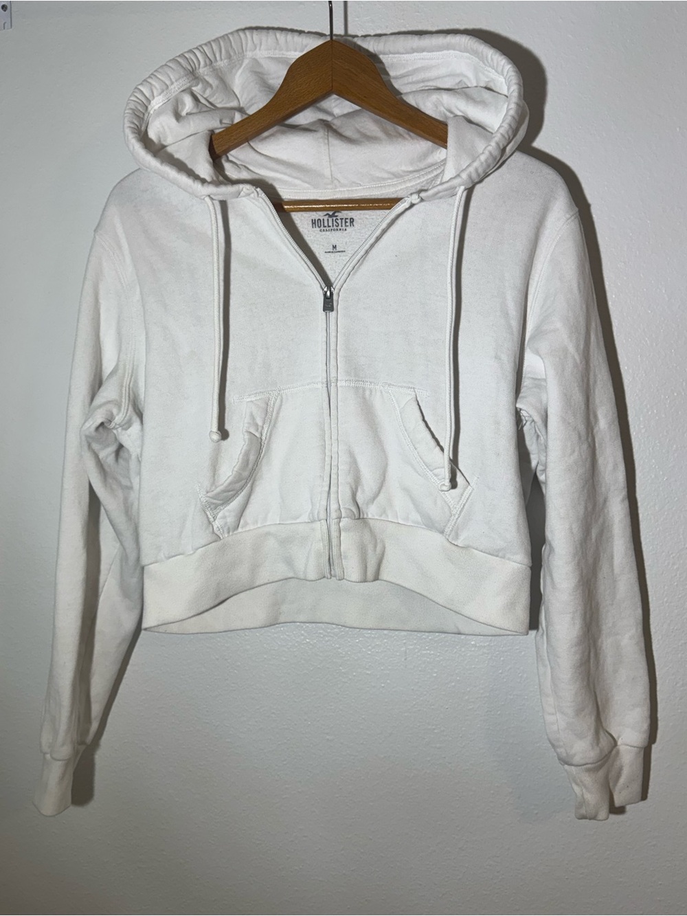Hollister Women’s White Cropped Zip-Up Hoodie